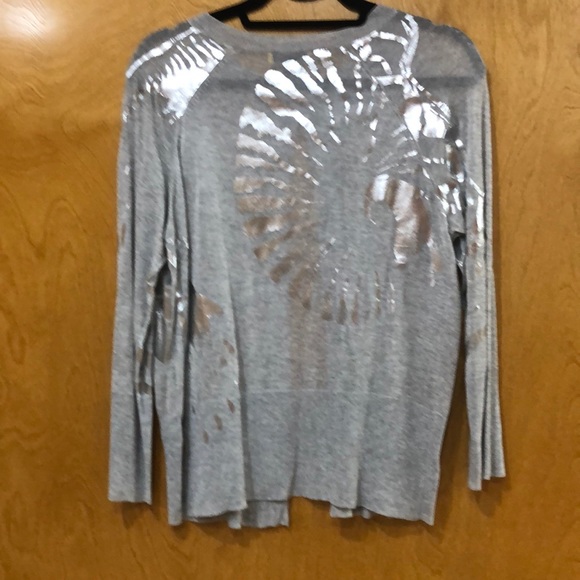 Silver and gray light weight sweater - Picture 3 of 3